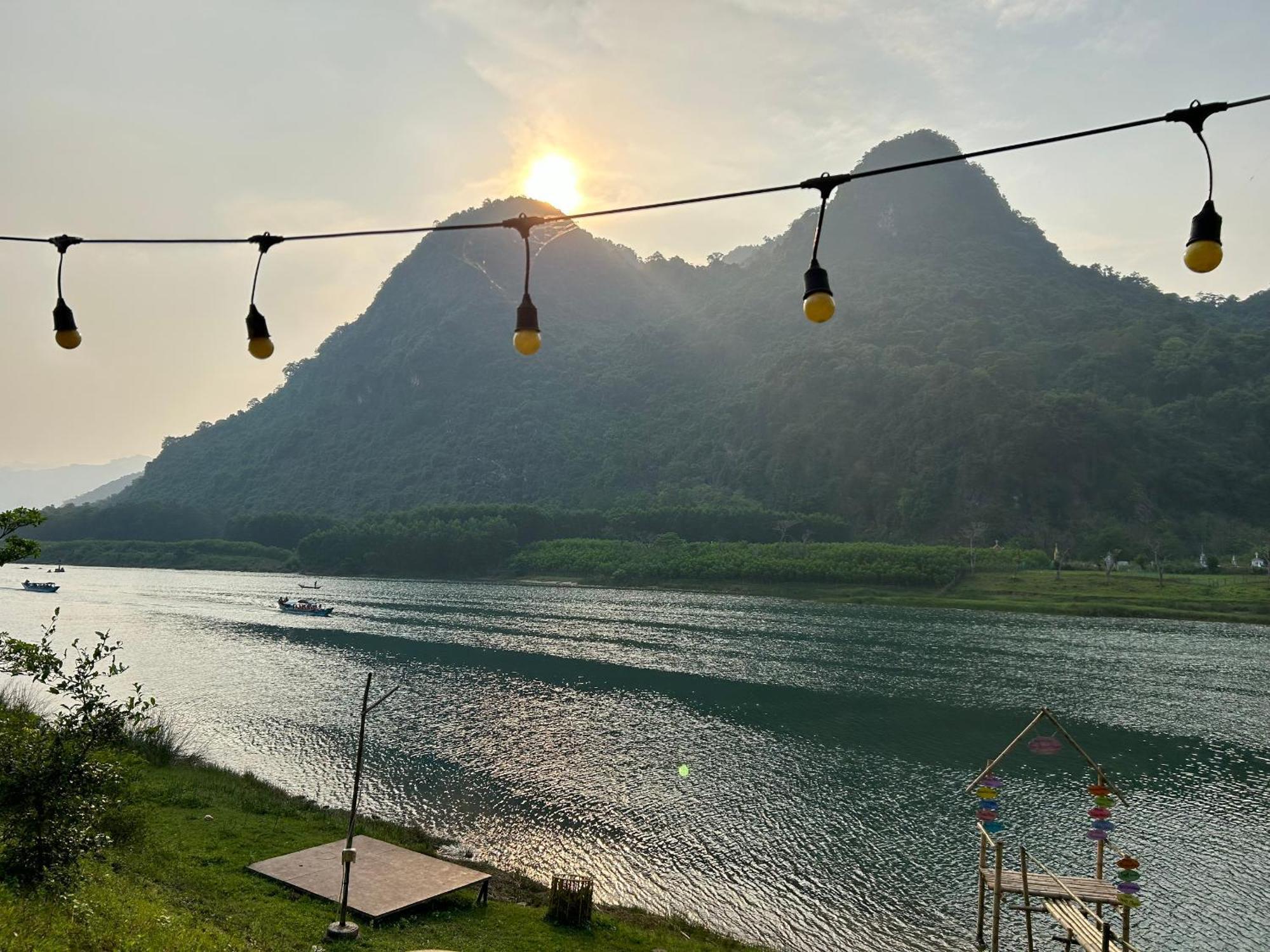 Son River House Phong Nha Eksteriør billede