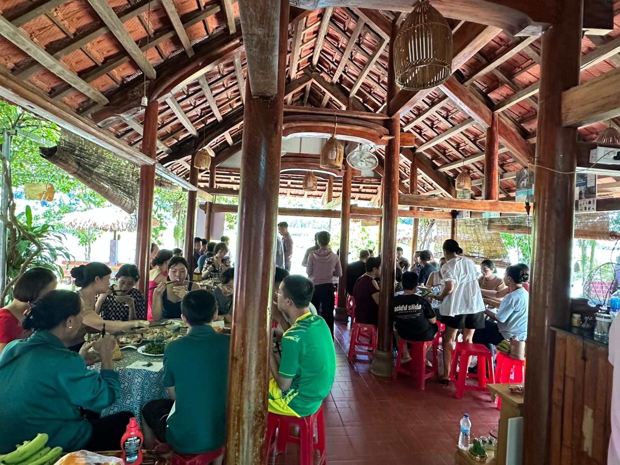 Son River House Phong Nha Eksteriør billede