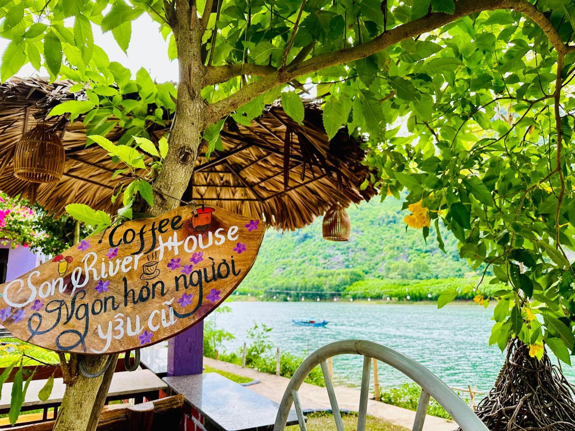Son River House Phong Nha Eksteriør billede