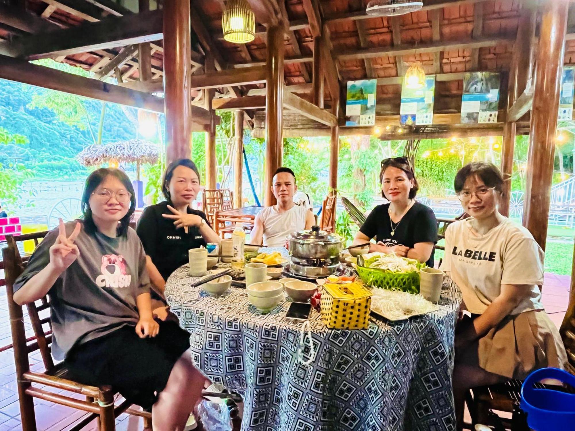 Son River House Phong Nha Eksteriør billede